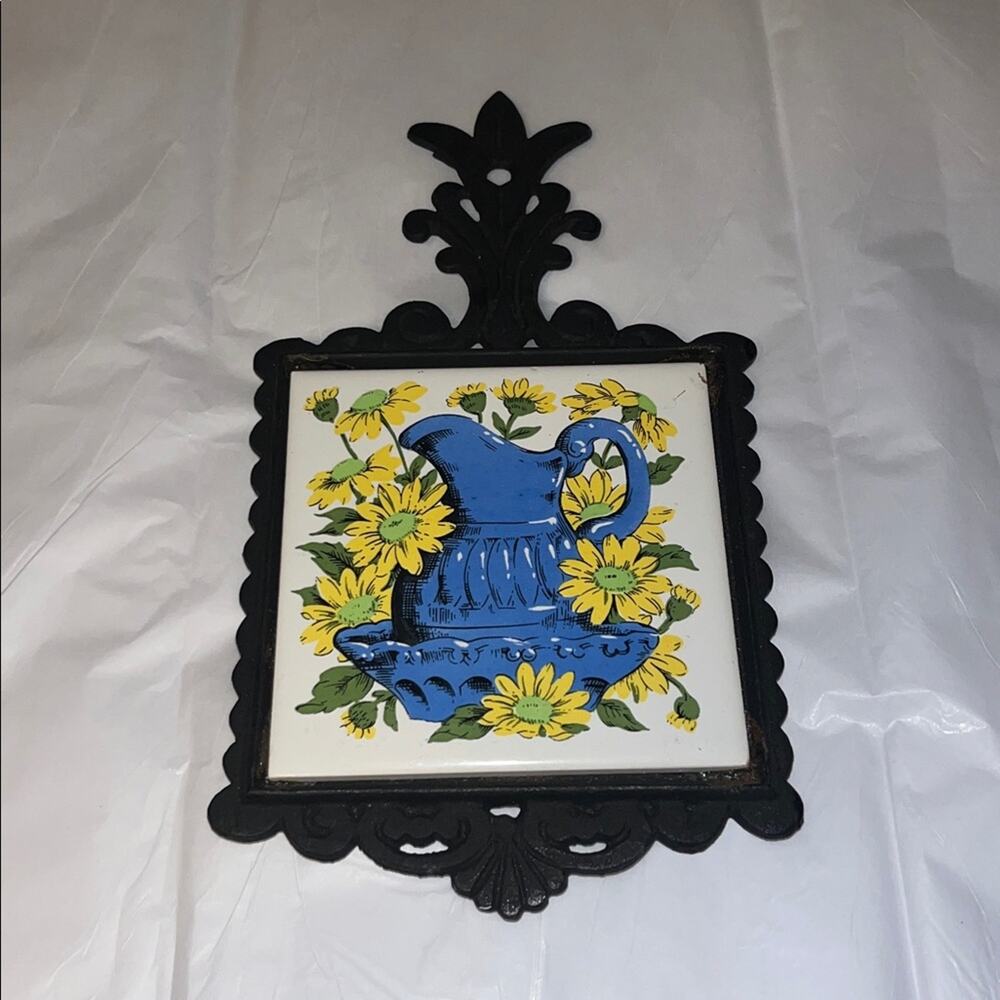 Vintage Triangle Shunlong Ceramic Trivet Tile Black Metal Frame